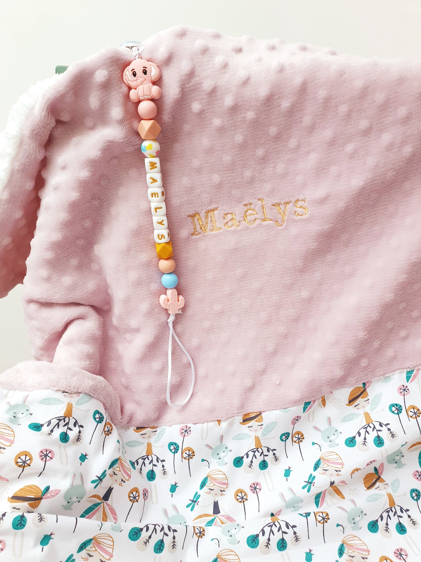 Couverture BÉBÉ et attache tétine